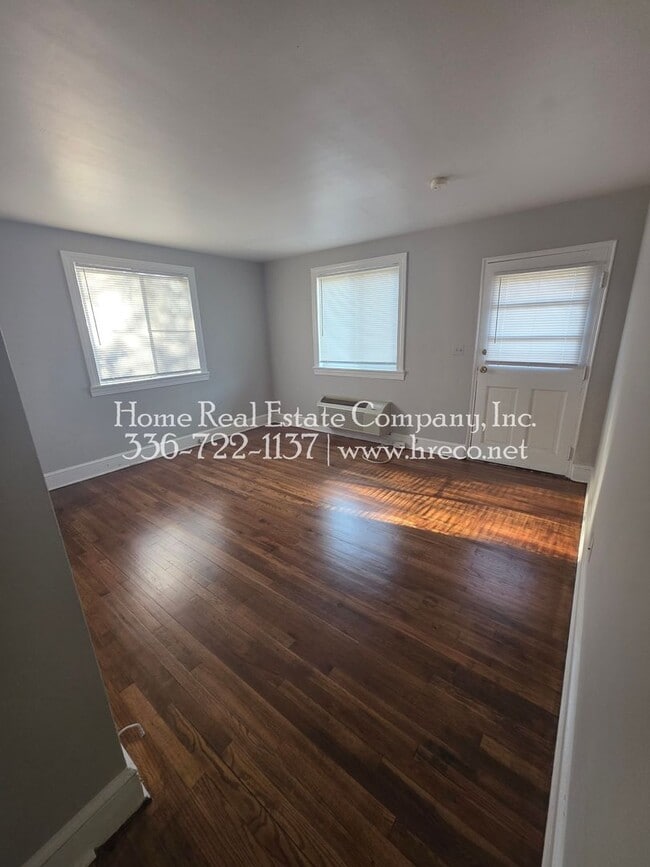 Building Photo - 1325 Cunningham St