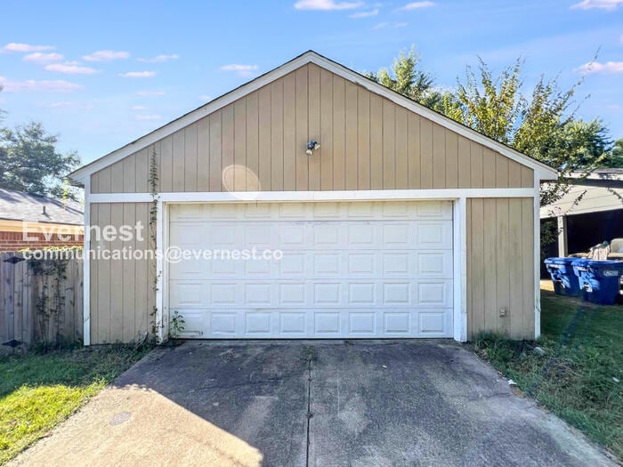 Building Photo - 6175 Forestgate Rd