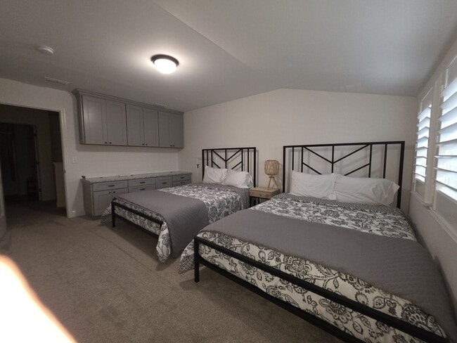 Building Photo - Resort Living At It's Finest in Foxland Harbor