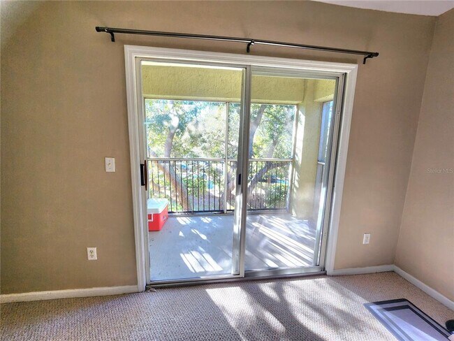 Building Photo - 712 Crest Pines Dr