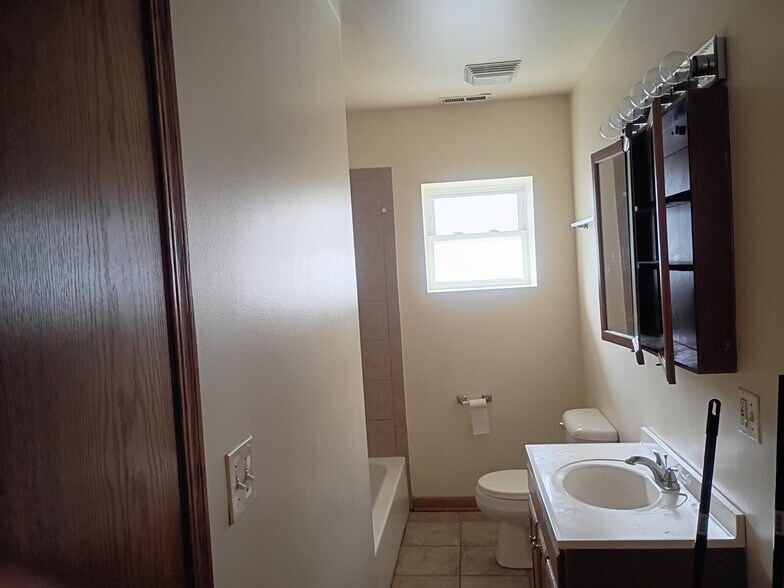 Building Photo - 7950 Ogden Ave