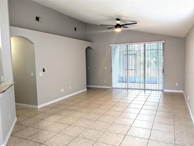 Building Photo - 1040 Cherry Valley Way