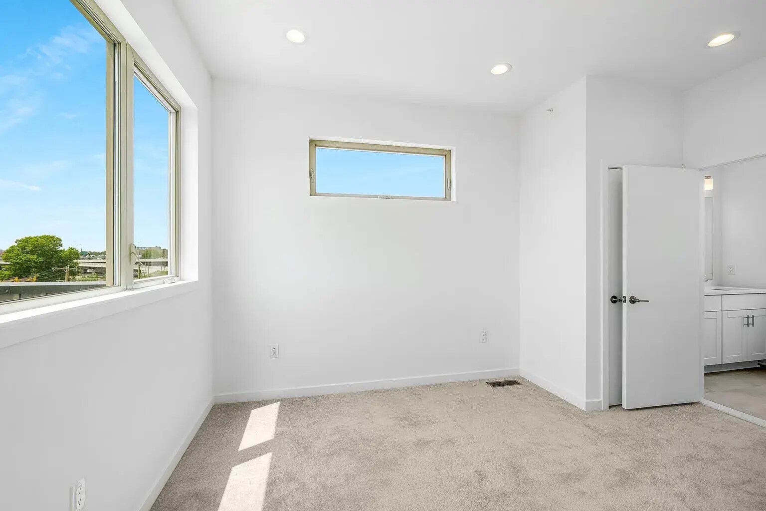 Building Photo - 3001 Schirra Ln