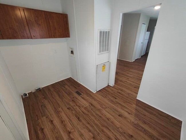 Building Photo - 217 E Tower Ln