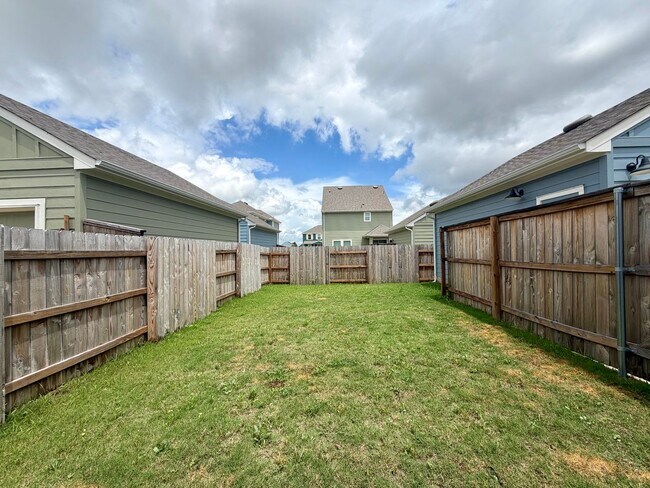 Building Photo - 207 Cherry Blossom Ln