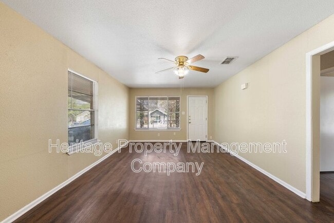 Building Photo - 138 Dora St