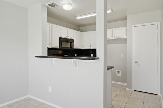 Building Photo - 2034 Greenwest Dr