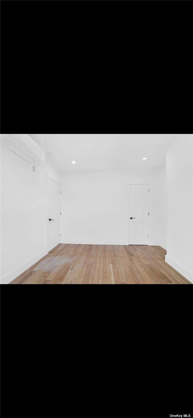 Building Photo - 81 Milford St