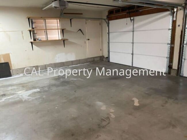 Building Photo - Charming 3 Bedroom in Monterey, CA