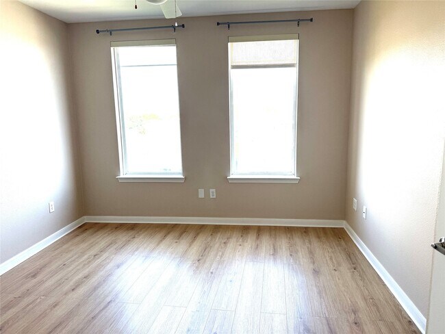 Building Photo - 505 Jackson Hill St