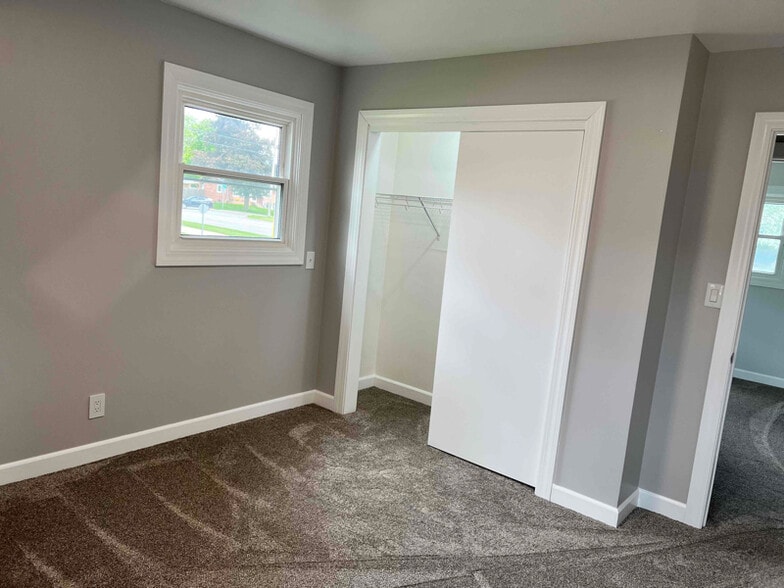 Building Photo - 1514 Spruce Hills Dr