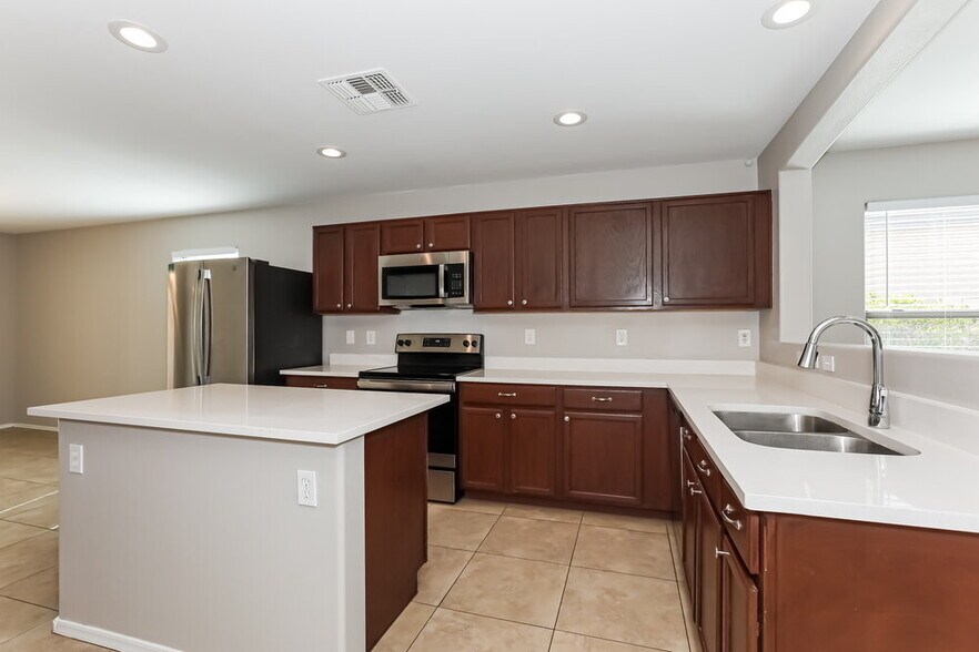 Building Photo - 21870 E Gold Canyon Dr