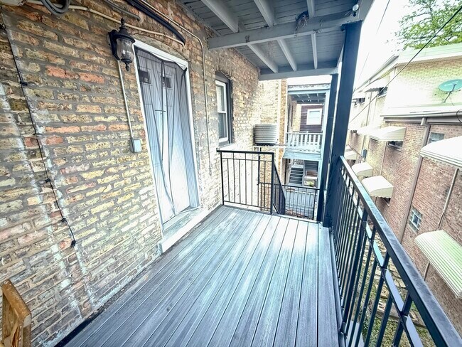Building Photo - 202 N Marion St