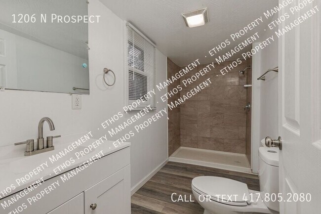 Building Photo - 1206 N Prospect-