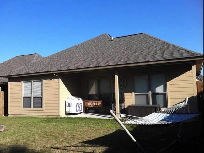 Building Photo - 3318 Northlake Ave