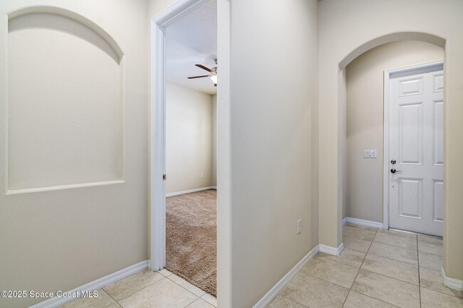 Building Photo - 3325 Sedge Dr