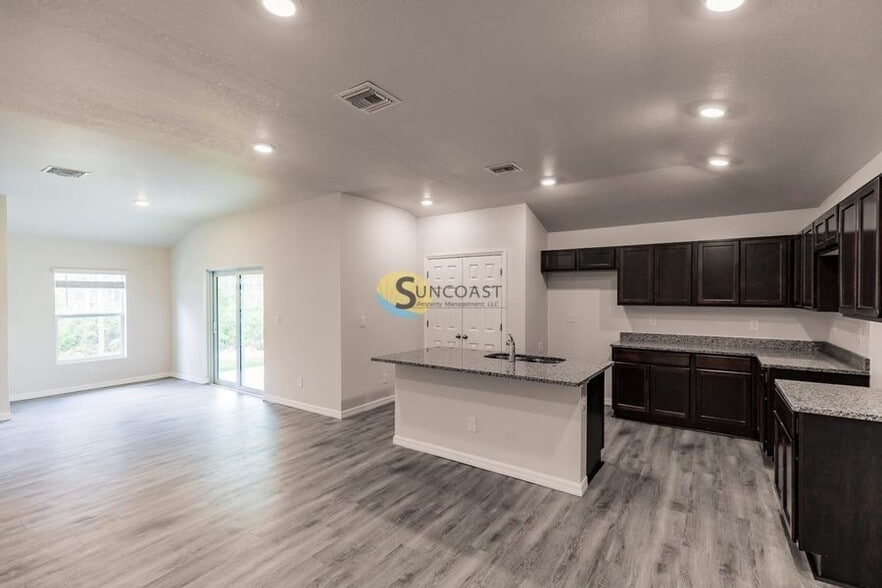 Building Photo - 357 Greenbriar Blvd