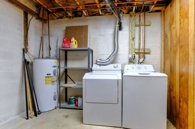 Building Photo - Move in ready 3 bedroom 2.5 Bath in Gaithe...