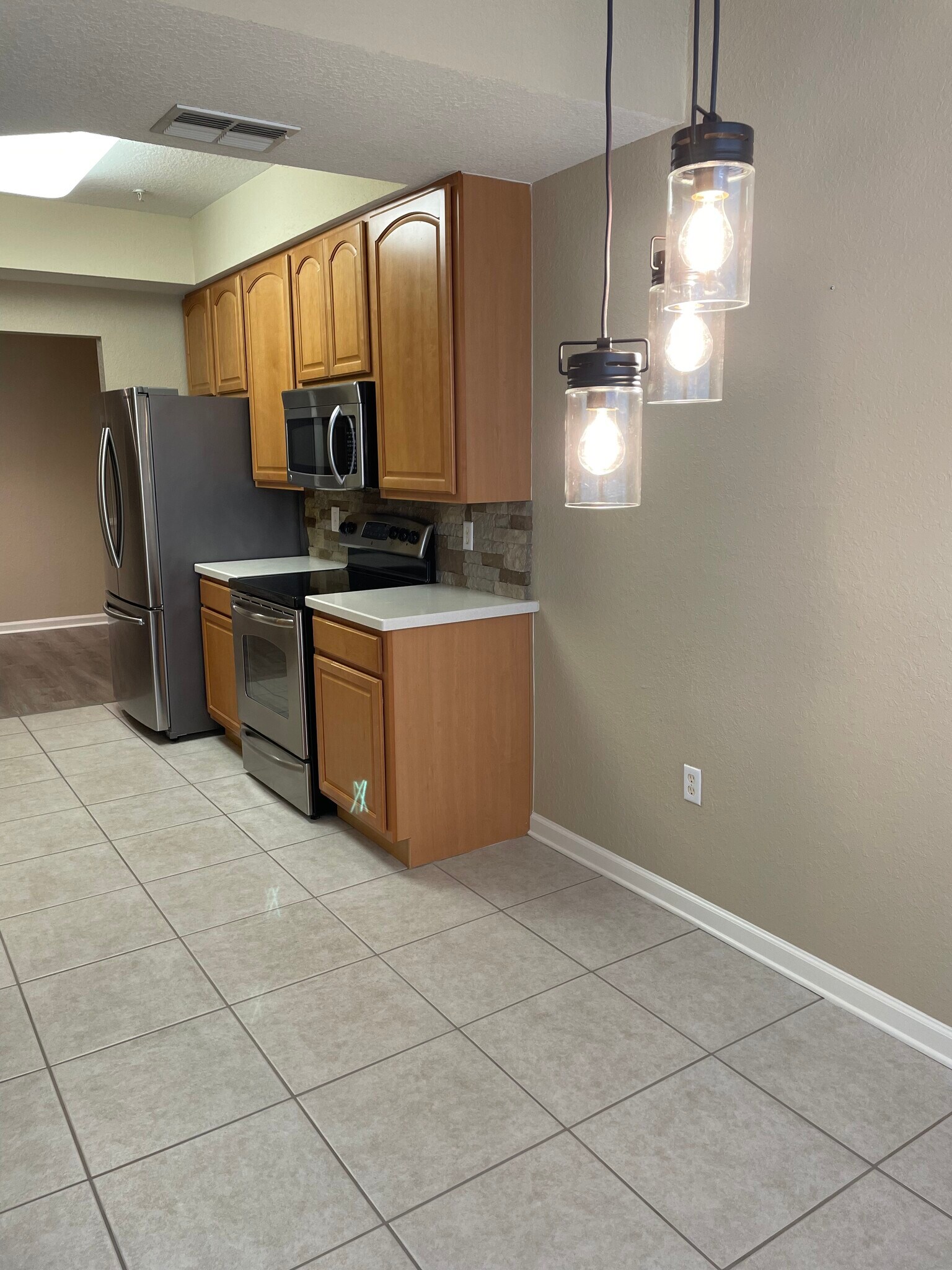 Building Photo - 2576 San Tecla St