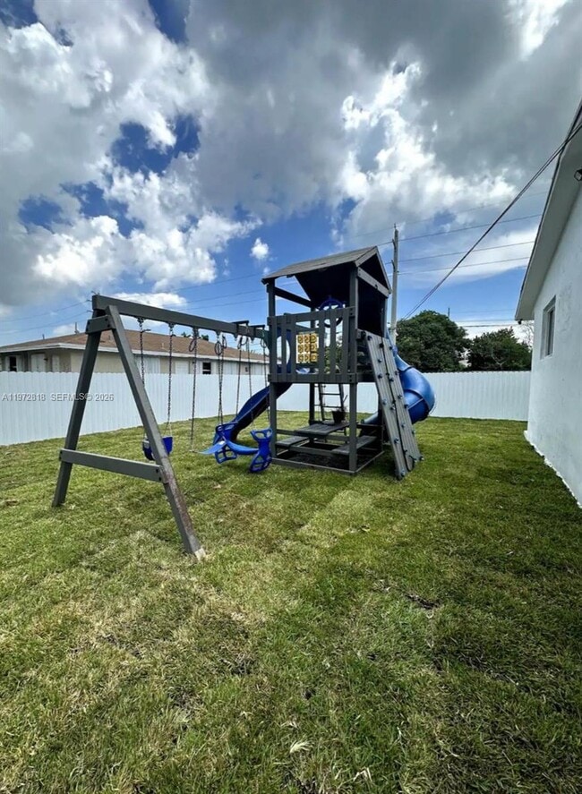 Building Photo - 104 NW 9th St