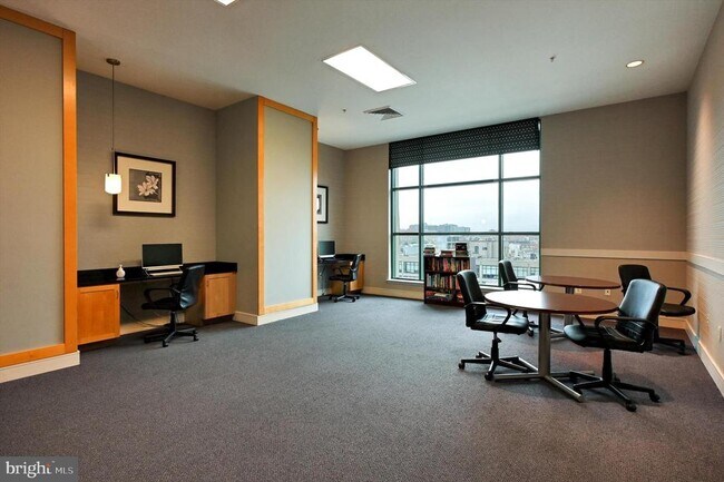 Building Photo - 414 Water St