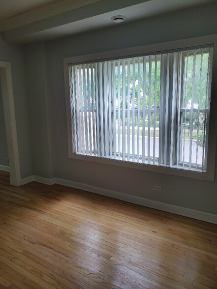 Building Photo - 2157 N Kenneth Ave
