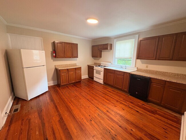 Building Photo - 1085 Macon Hwy