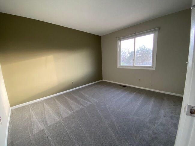 Building Photo - 2497 Copper Cliff Trail
