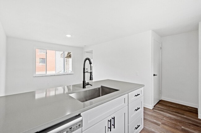 Building Photo - AVAILABLE JULY 1ST! Don't miss this RENOVATED 3-BEDROOM!!