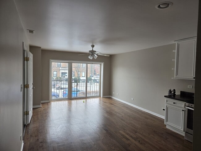 Building Photo - 5905 S Indiana Ave