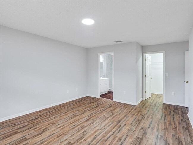 Building Photo - 91 Pebble Beach Dr