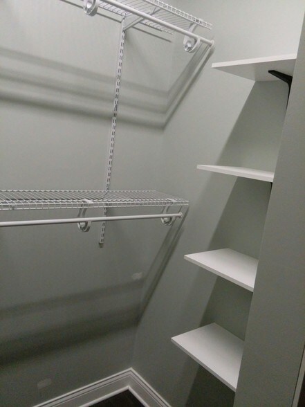 Building Photo - 1550 S Blue Island Ave