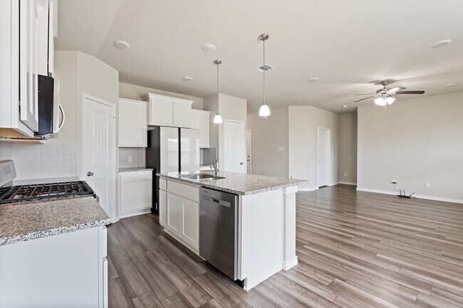 Building Photo - Natchez Home