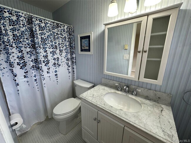 Building Photo - 9 Guilford Ct