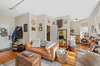 Building Photo - 73 Main St