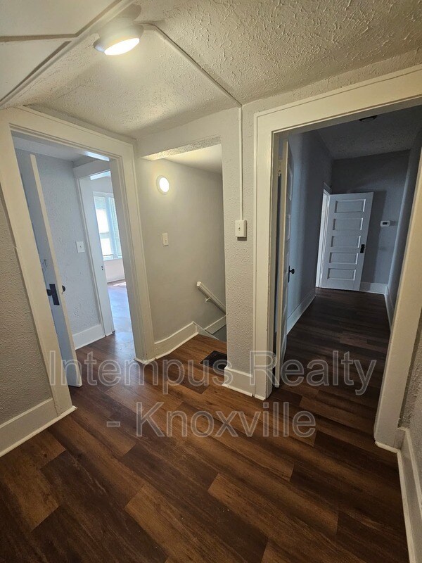 Building Photo - 126 S Van Gilder St