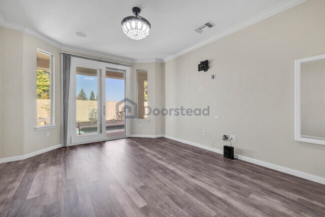 Building Photo - 400 Plover Ct