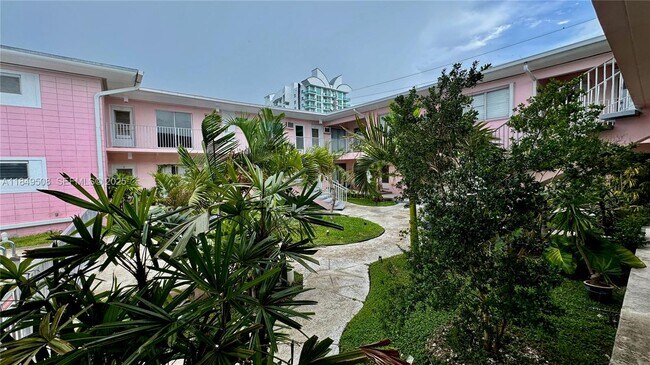 Building Photo - 7921 East Dr