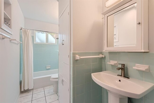 Building Photo - 1508 Ridgemont Dr