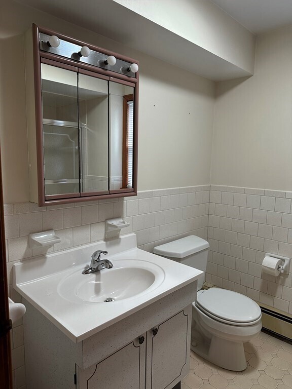 Building Photo - 32 Draper Ave