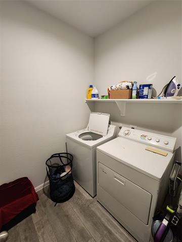 Building Photo - 9240 Castorian Dr