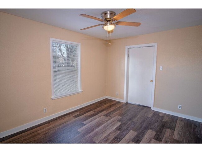 Building Photo - 4109 S Presa St