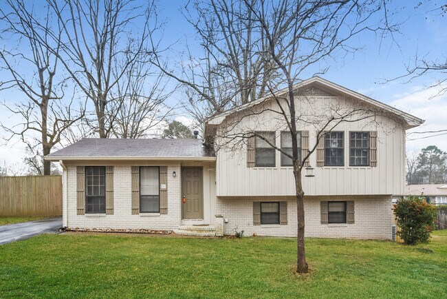 Primary Photo - Charming 3 Bedroom in Bessemer
