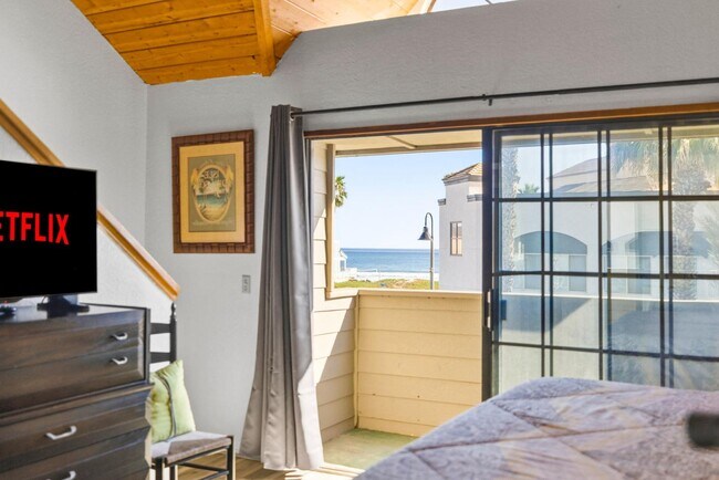 Building Photo - 731 Seacoast Dr