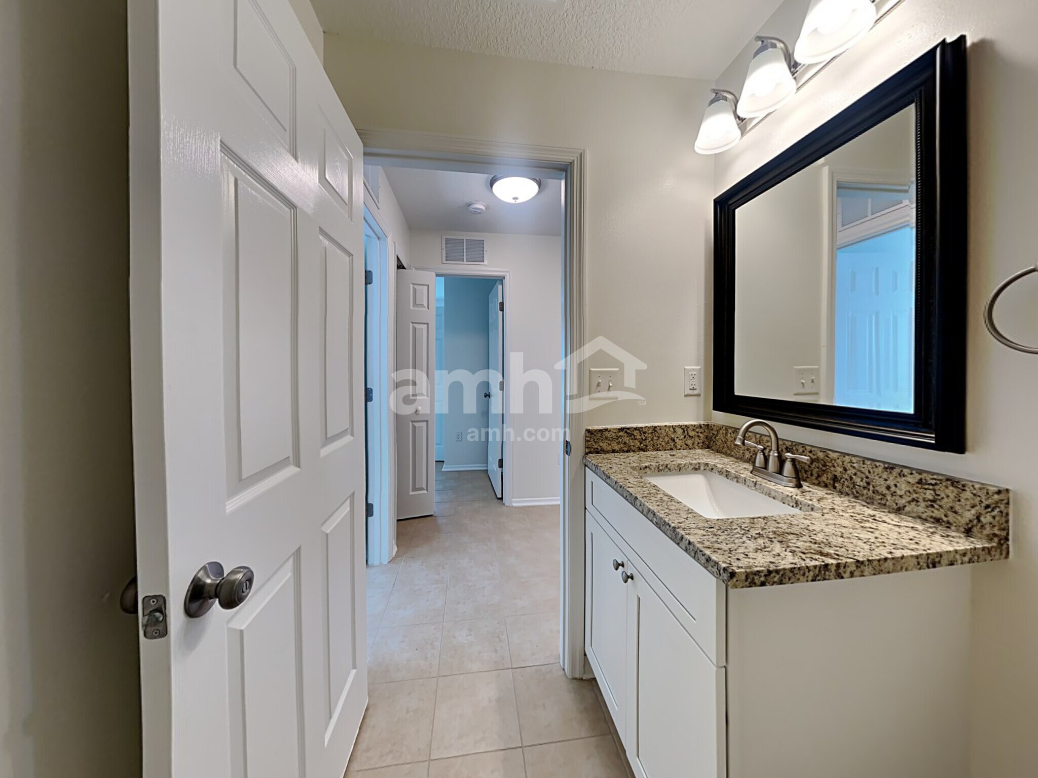 Building Photo - 77088 Cobblestone Dr