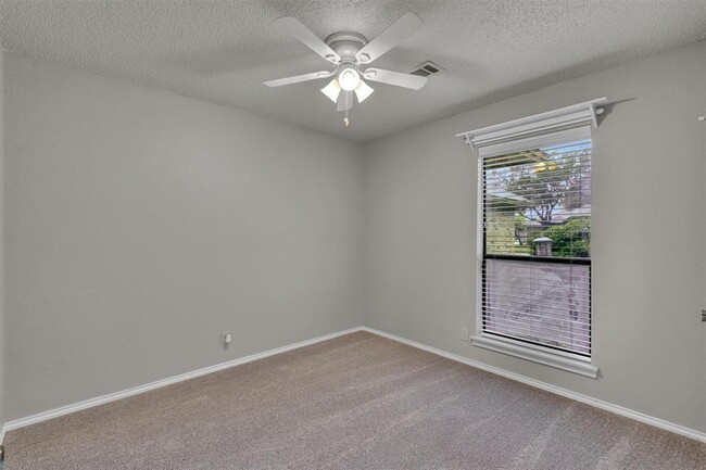Building Photo - 7825 Silveridge Dr