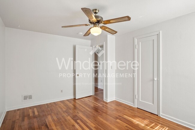 Building Photo - *** COMING SOON *** Darling 2 bedroom, 1 bath Home In Spokane