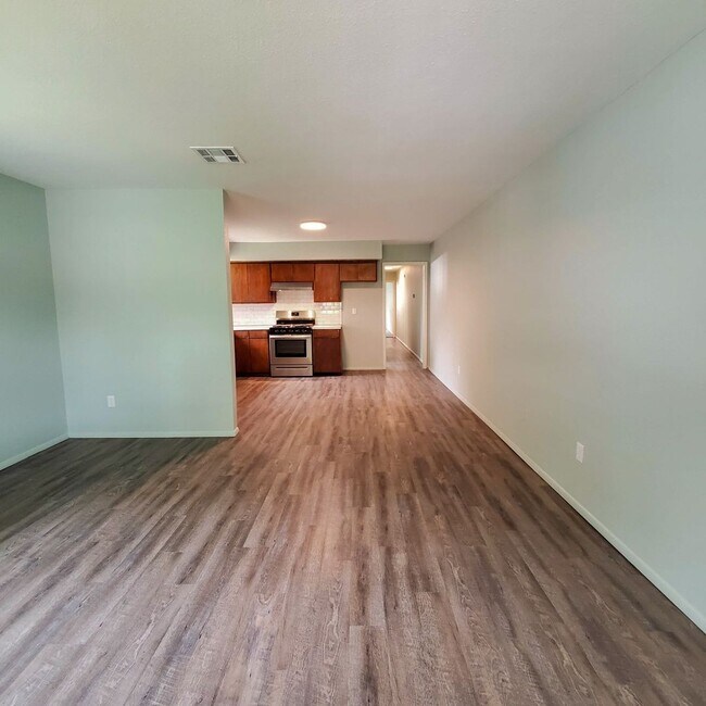 Building Photo - 1117 E Parker St