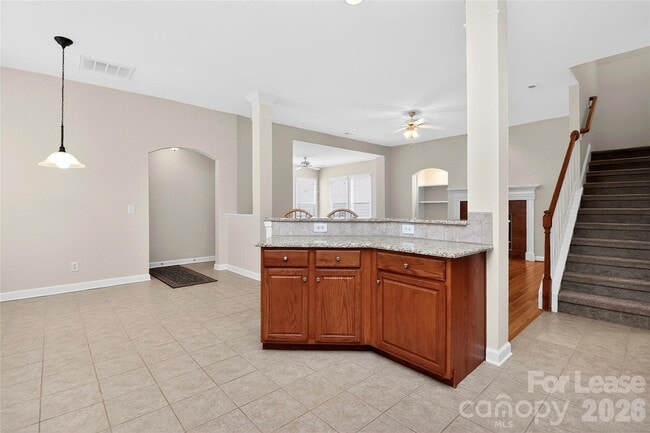 Building Photo - 9315 Rosalyn Glen Rd