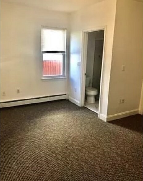 Building Photo - 159 Auburn St